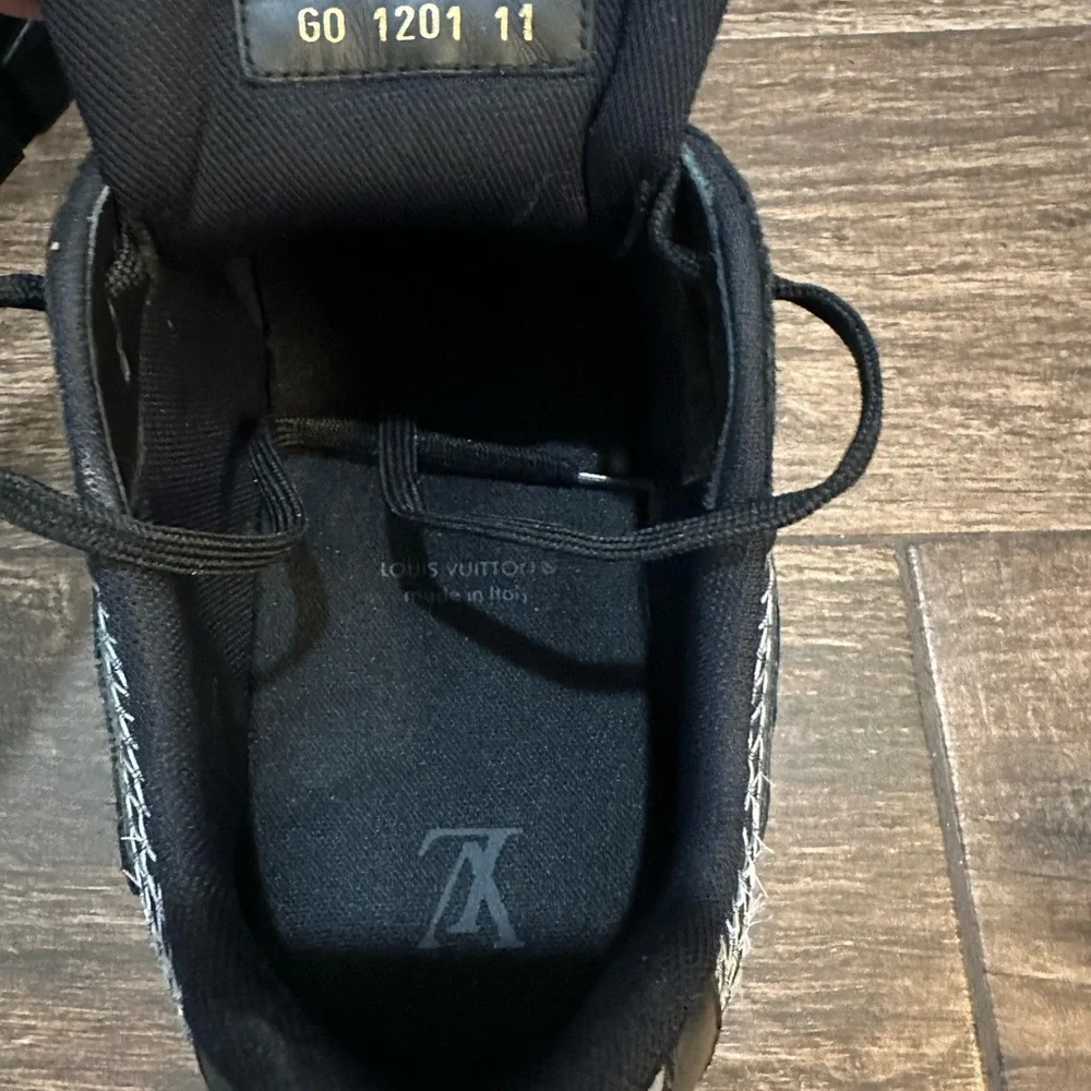 Louis Vuitton Monochrome Mesh Sneakers - Picture 7 of 11